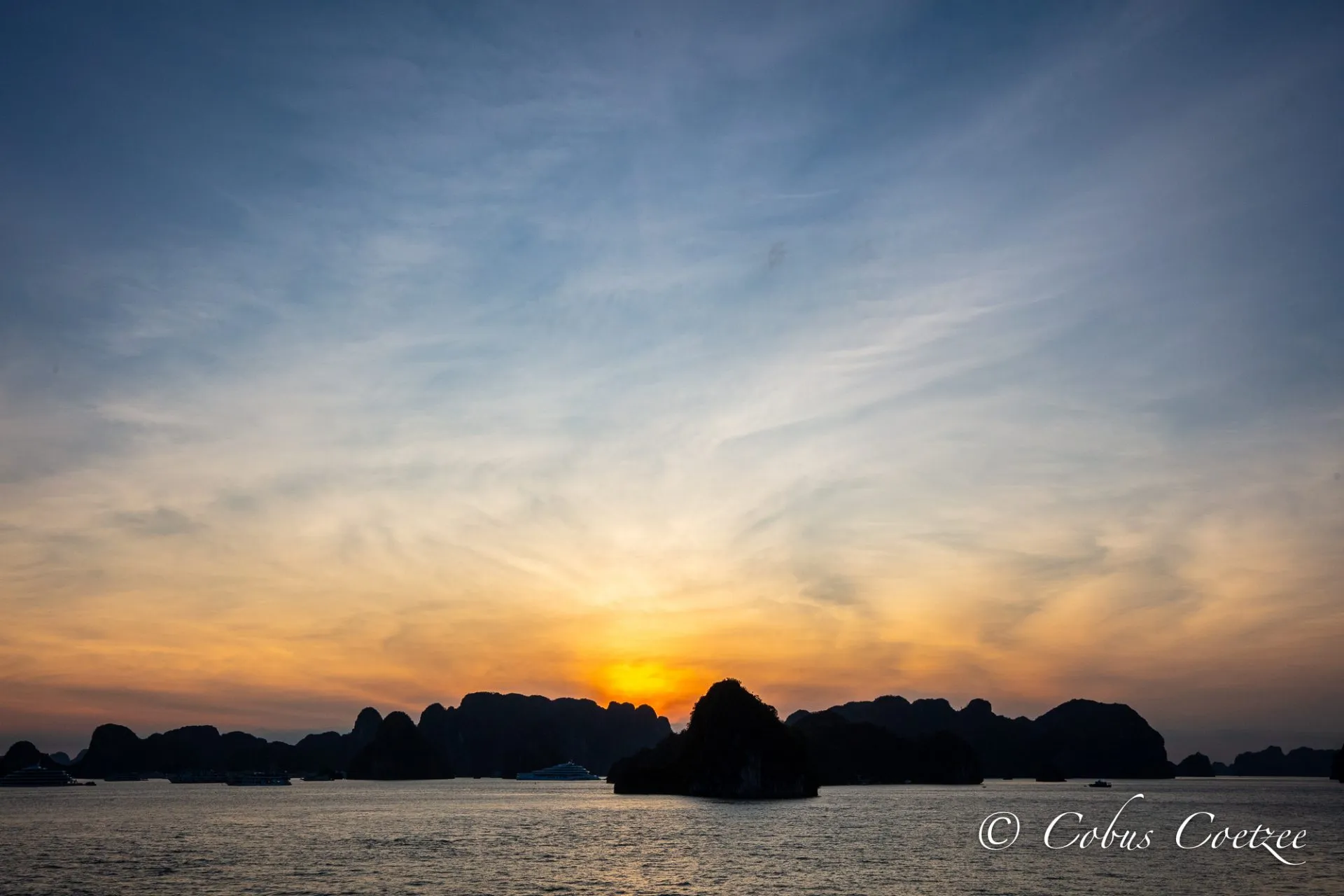 Halong Bay, Vietnam Halong Bay, Vietnam